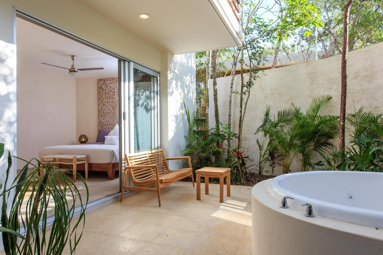 Charming Nature-Inspired Condos With Sultry Surroundings By Stella Rentals トゥルム エクステリア 写真