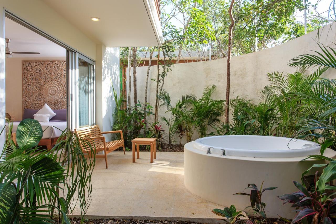 Charming Nature-Inspired Condos With Sultry Surroundings By Stella Rentals トゥルム エクステリア 写真